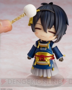 『刀剣乱舞』の三日月宗近がねんどろいど化。おじいちゃんらしい“のほほん顔”や湯呑みが付属