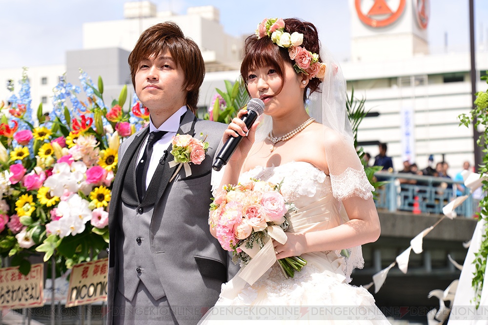 市来光弘 井ノ上奈々のマチ アソビ公開結婚式をレポート 雨の予報から一転 快晴で最高の祝福に 電撃オンライン