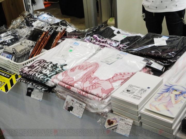 【ワンフェス2015夏】コスパブースには『SAO』アスナなどの刺繍シャツや『艦これ』新作衣装などが展示