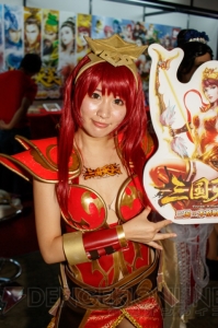 イベントを華やかに彩るコンパニオンさんの写真をお届け【TGS2015】