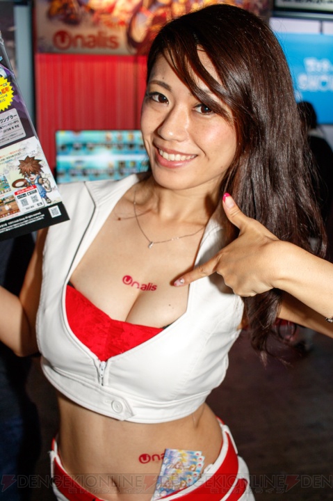 イベントを華やかに彩るコンパニオンさんの写真をお届け【TGS2015】