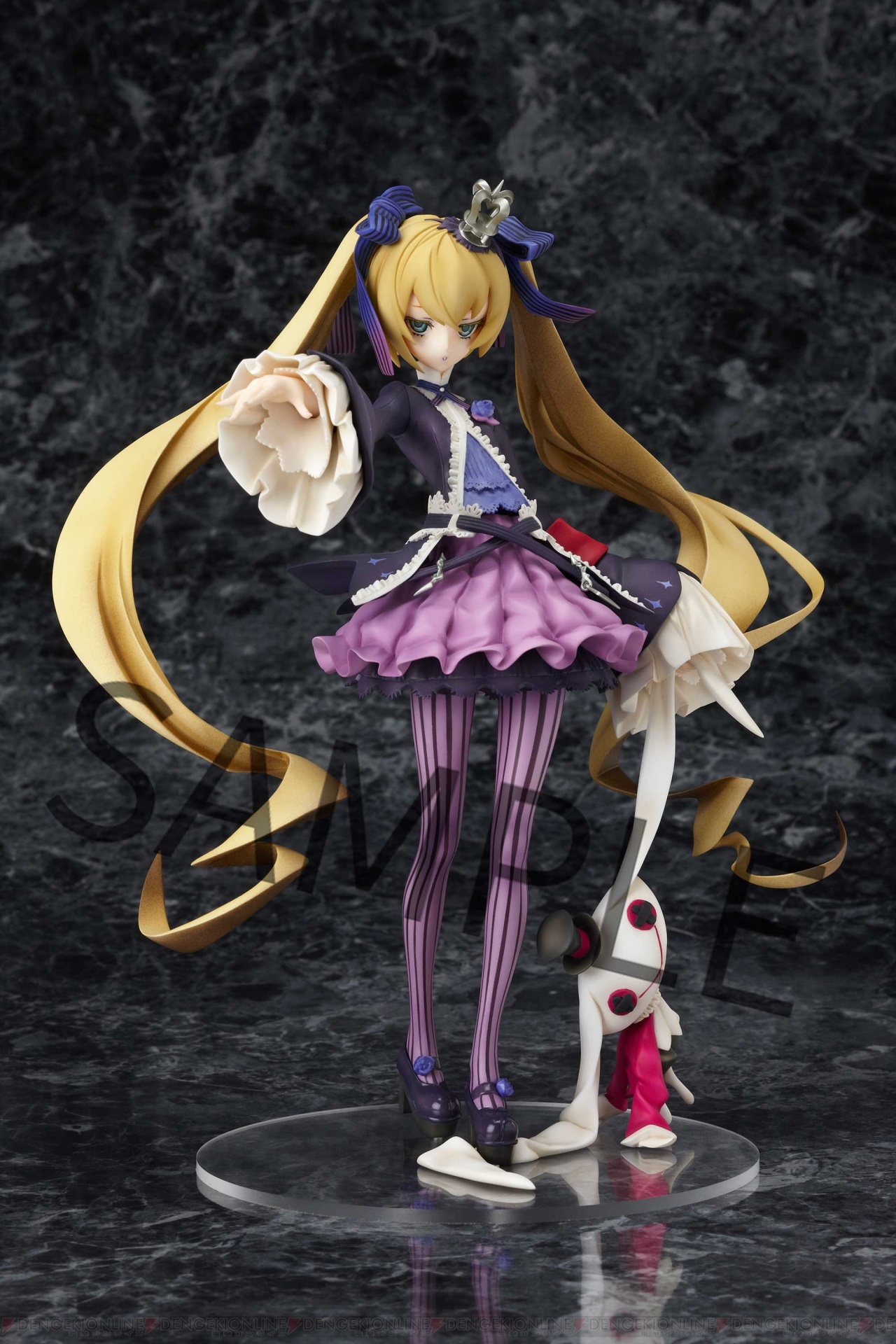 セブンスドラゴン3』発売記念抽選会で特製フィギュアや三輪士郎氏