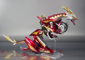 『仮面ライダー龍騎』ドラグランザーが全長45cmでアクションフィギュア化。モンスター＆バイクモードに変形可能