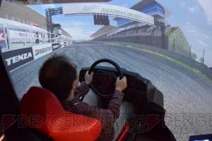 もはや実車。180度スクリーンや可動シートを搭載した体感マシン『リアルドライブ』にBNEの本気を見た！