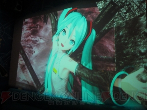 初音ミク仕様のルームがビッグエコーに登場！ 大迫力のプロジェクター映像などをフォトレポートでお届け