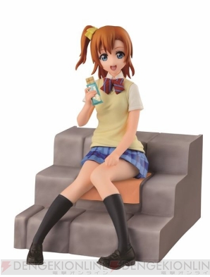 ラブライブ M Sのメンバーが学校帰りに階段に座っておやつを食べている様子がフィギュア化 電撃オンライン