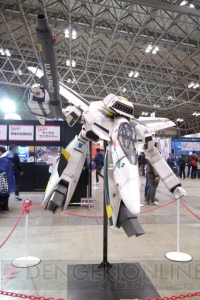 【ワンフェス速報】マクロスさんかっけーブースでは“VF-31 ジークフリード”などが展示