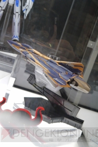 【ワンフェス速報】マクロスさんかっけーブースでは“VF-31 ジークフリード”などが展示