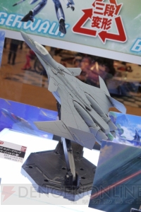 【ワンフェス速報】マクロスさんかっけーブースでは“VF-31 ジークフリード”などが展示