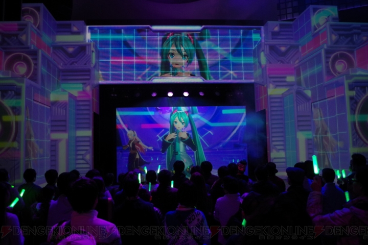 東京ジョイポリスが『初音ミク Project DIVA X』色に！ ライブイベントやコラボメニューをフォトレポート