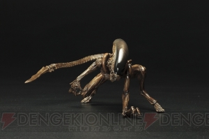『エイリアン3』よりドッグエイリアンのフィギュアが登場！ 黒光りする光沢や筋肉質な脚を精密に再現