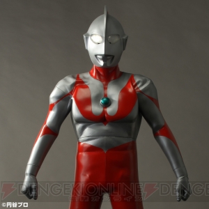 初代『ウルトラマン』Cタイプが全高約1mで立体化。『究極造形シリーズSP』より劇中カラーが再現されて登場