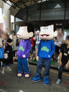 『おそ松さん』さが松りで唐津の町を散策！ スタンプラリーの様子や着ぐるみの写真などをお届け