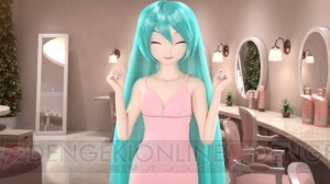 初音ミクさんが髪をほどいてストレートに。スカーレット・ヨハンソンさん出演のLUXのCMを完全再現