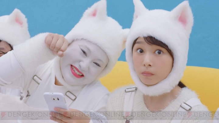 『白猫』堀江由衣さんナレーションの新CM公開。桜井日奈子さんとバービーさんの猫姿に注目