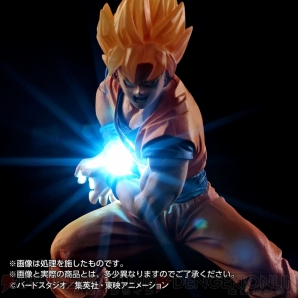 かめはめ波を撃つ直前の孫悟空フィギュアが登場。発光ギミックで完全