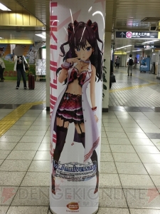 『デレステ』に染まる新宿駅の模様をお届け。ここでしか見られない展示の数々に注目