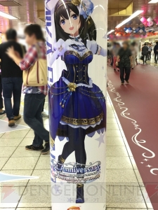 『デレステ』に染まる新宿駅の模様をお届け。ここでしか見られない展示の数々に注目