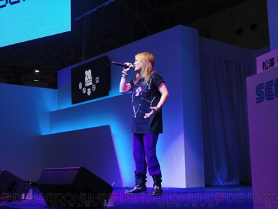 ペルソナ5 Lynさんがopを熱唱 川村ゆみさん 平田志穂子さん Lotus Juiceさんも登場したライブをレポート Tgs16 電撃オンライン
