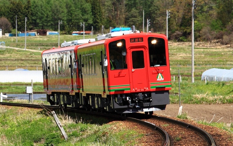 福島県の会津鉄道を3DSで運転できる。絶景では徐行するなど、乗客の