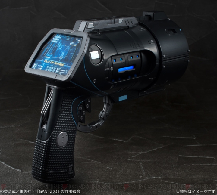 『GANTZ：O』の武器・Xガンが1/1スケールで登場。トリガーを引くと銃身がXに展開するギミックを搭載