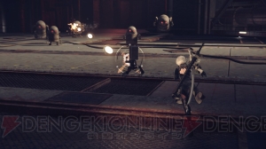 『NieR：Automata』のバトルシステムを公開。ポッドの強化や各種アクションなどの情報もお届け