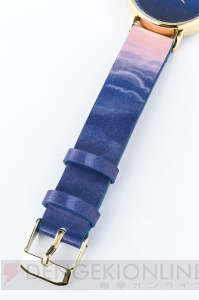 『君の名は。』東京と糸守の風景が1面ずつプリントされたコラボ傘が登場。組紐は三葉の髪飾りをイメージ