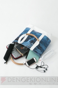 『君の名は。』東京と糸守の風景が1面ずつプリントされたコラボ傘が登場。組紐は三葉の髪飾りをイメージ