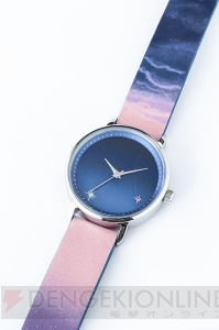 『君の名は。』東京と糸守の風景が1面ずつプリントされたコラボ傘が登場。組紐は三葉の髪飾りをイメージ