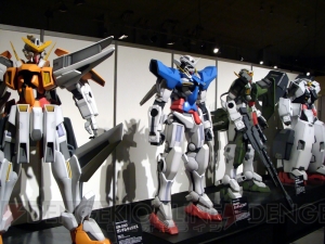 “ガンダムワールド2017 in 札幌”で実物大の大破したガンダムヘッドが登場。1/10バンシィ・ノルンの立像も