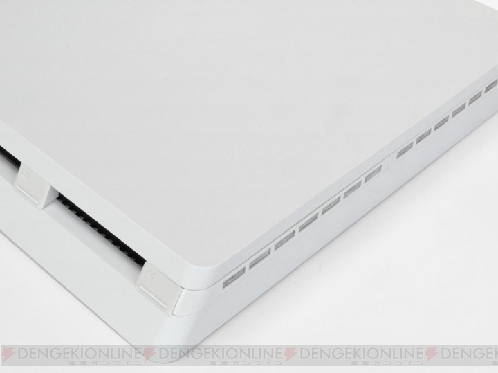 薄型PS4を縦置きできるラバー製スタンドの新色ホワイトが発売。シリコン素材で本体にフィット
