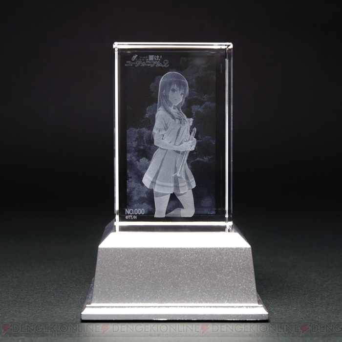 『響け！ユーフォニアム2』高坂麗奈を彫刻したクリスタルが登場。立体的に浮かぶ姿が幻想的