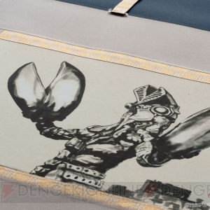ウルトラマンとバルタン星人の戦闘ポーズを水墨画で描いた掛軸が登場