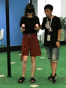 VRなのに歩き回る！ ゾンビを撃ちまくるコンテンツ『感染』をレポート