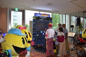 “PAC‐MAN GINZA STYLE”