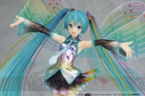 初音ミク10周年記念ビジュアルをもとにしたフィギュアが予約受付中。服の透明感などこだわった逸品