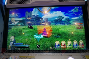 『FGO アーケード』プレイしての感想やシステム解説を掲載。お披露目会では川澄さんがゲームを体験