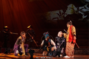 舞台『刀剣乱舞』ジョ伝 三つら星刀語り公演写真到着。異変の巻き起こる小田原の地に九振りの刀が立つ