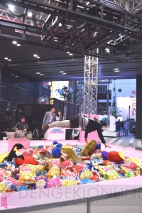 “セガフェス 2018”の見どころを紹介。人の手で景品をつかむ巨大UFOキャッチャーは必見！