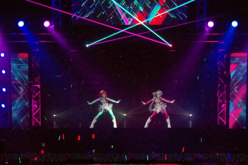 クーナとマトイのライブが展開した“『PSO2』ファンタジック3Dライブ