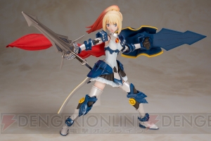 『装甲娘』“LBCS：アキレス ミカヅキカリナ”のプラモデルが登場。布製マントやランス＆シールドが付属