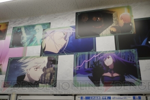 『FGO』第2部の装飾が施されたローソンコラボ店舗の模様をお届け。描き下ろしイラストのグッズの実物も