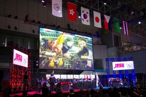 “eSPORTS国際チャレンジカップ”を支える運営スタッフを1日体験。キャンペーンに当選した2人に密着取材