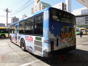 アプリ『荒野のコトブキ飛行隊』JR秋葉原駅・阪急梅田駅にポスター掲出。東京都内でラッピングバスが走行