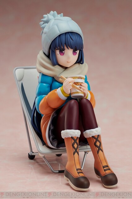 ゆるキャン 志摩リンのフィギュアはカレーめんを持つ仕草にちっこさがにじみ出ている 電撃オンライン