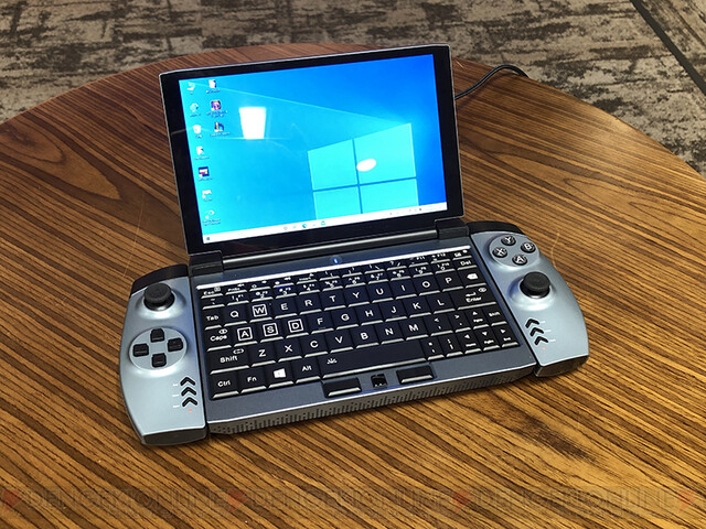 着脱可能コントローラ付き！ ポータブルゲーミングUMPC“OneGx1” - 電撃 ...