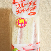 『フルーチェサンド』