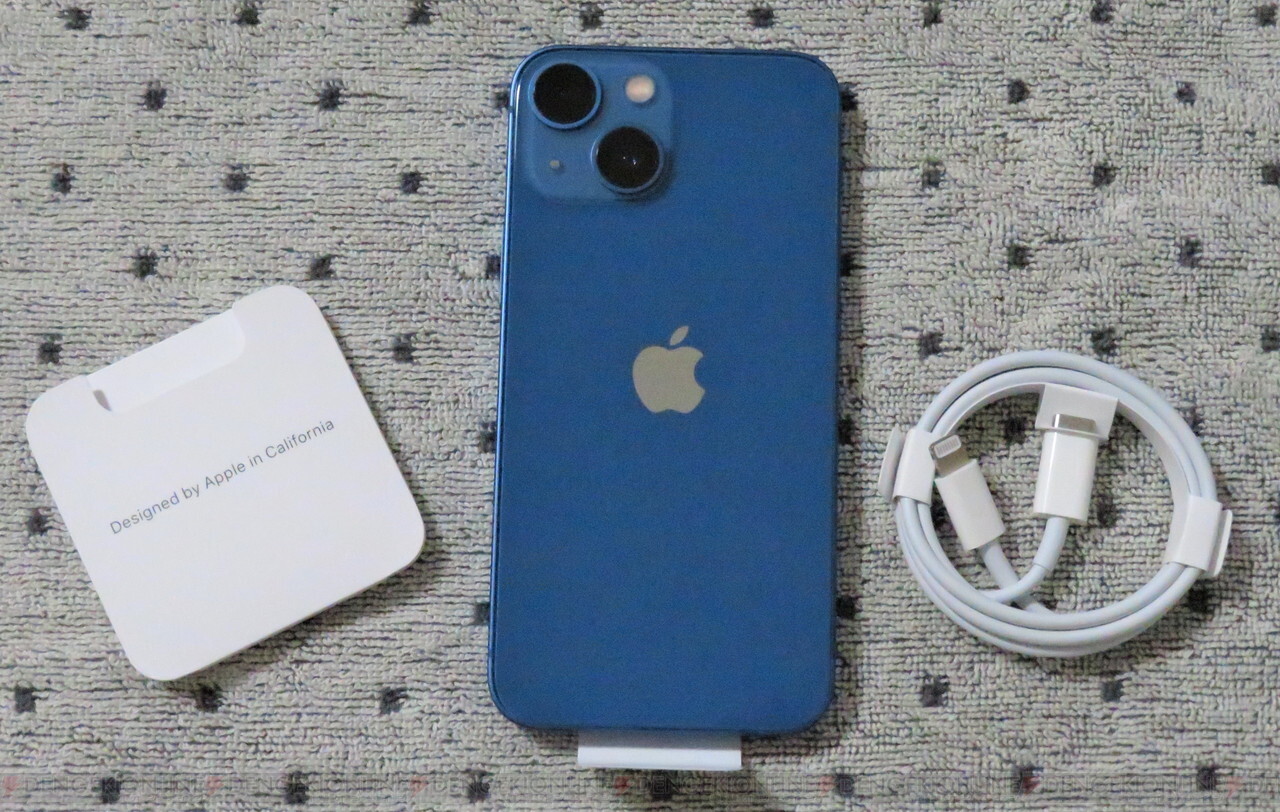 ＜画像2/6＞iPhone 13 mini開封。同じブルーでも12と色味が違う！ - 電撃オンライン