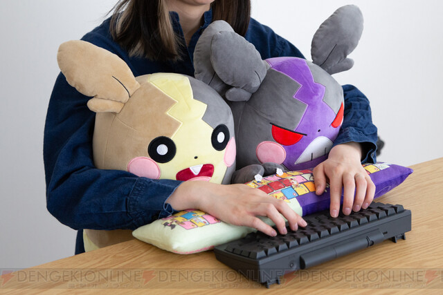 ポケモン モルペコのpcクッション どっちも選べないから2匹1セットにしちゃいました 電撃オンライン