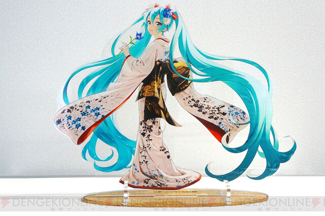 初音ミクは着物姿もよく似合う。“冬木小袖”ミクの新グッズに注目